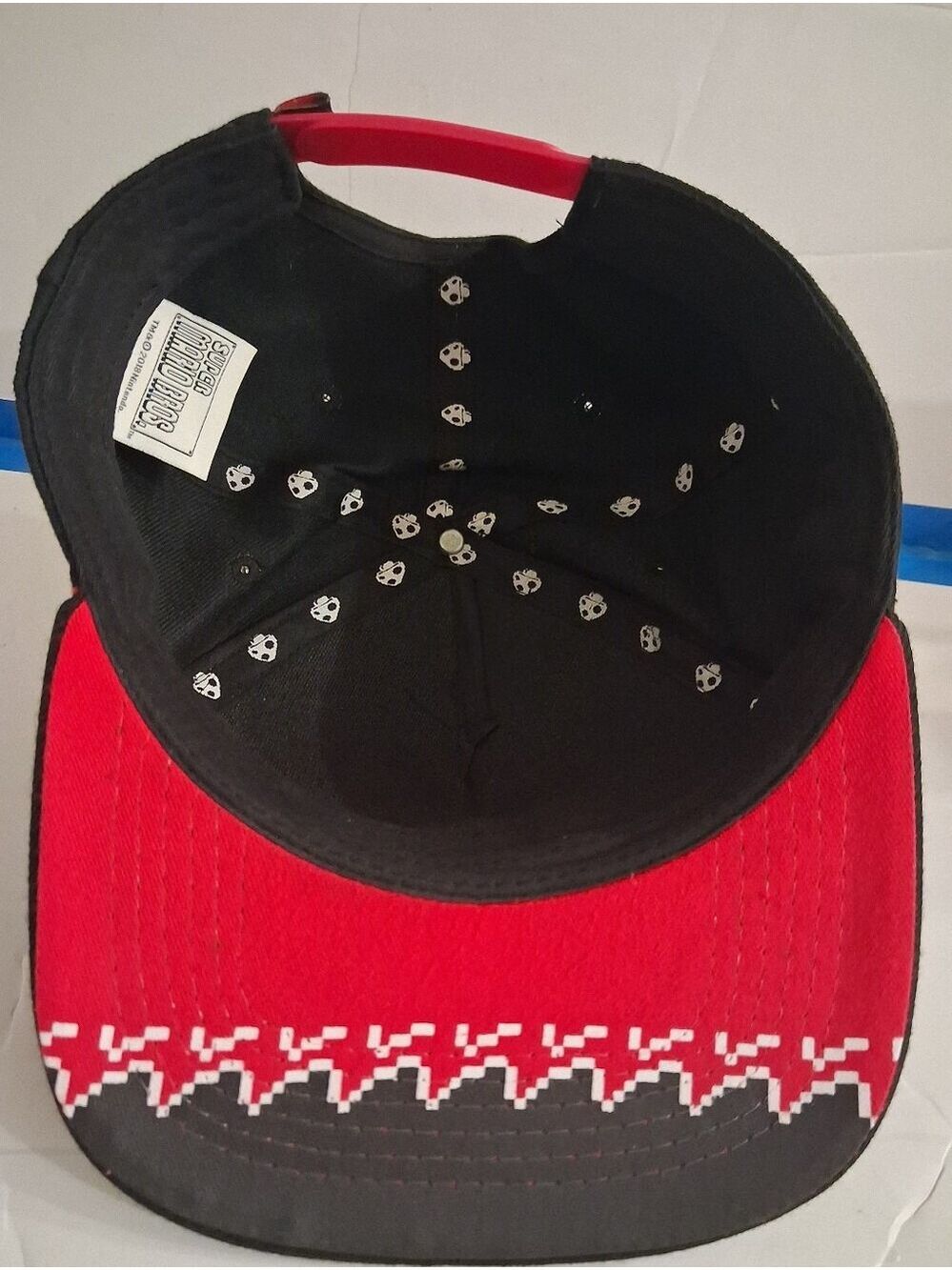Controller Gear SnapBack Cap - Fire Mario - Picture 5 of 5